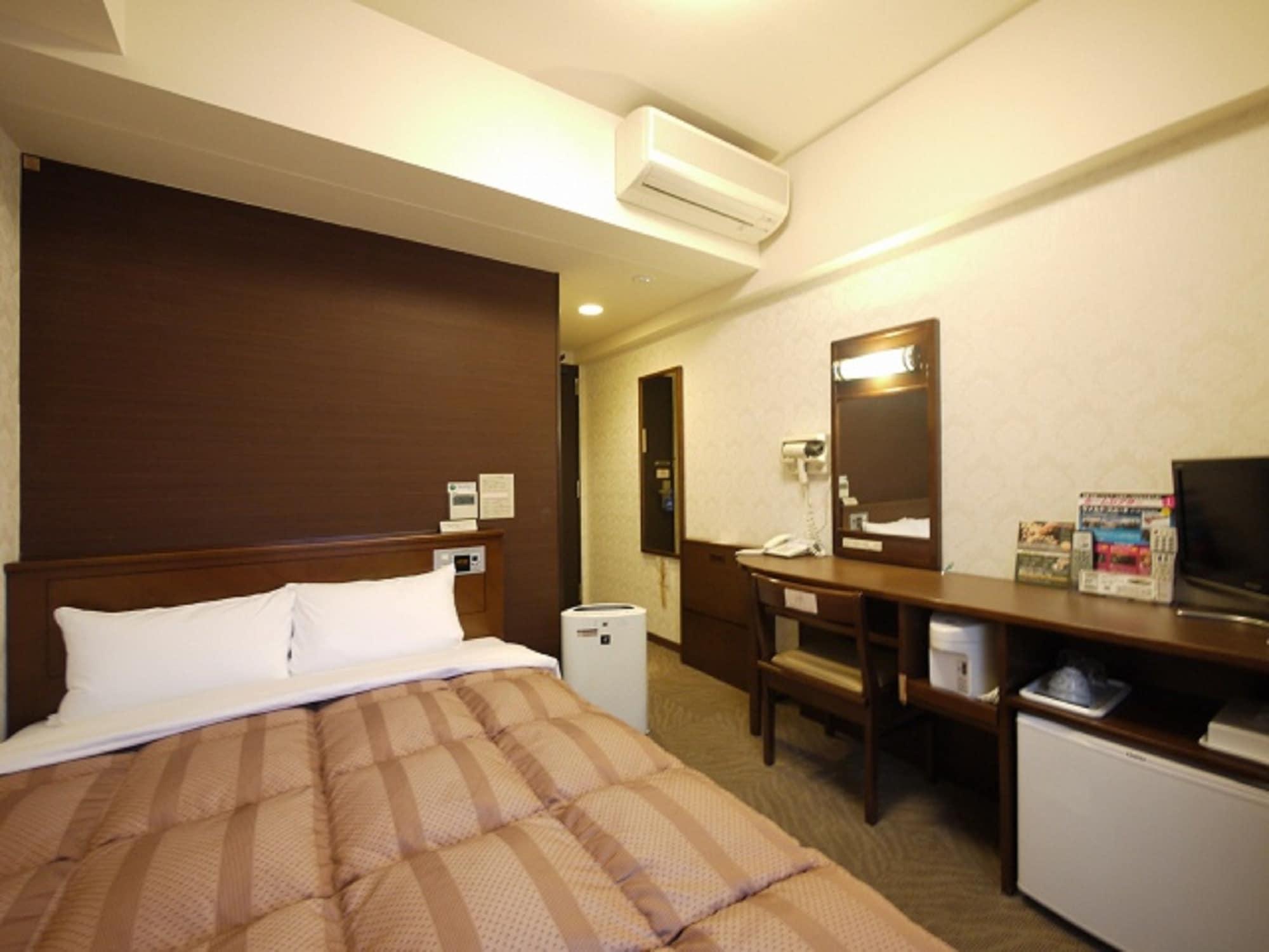 Route-inn Yokohama Bashamichi Hotel
